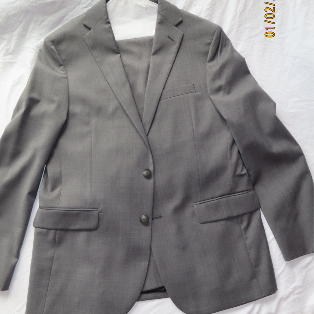 Men's Gray Kenneth Cole Suit. Jacket & Pants